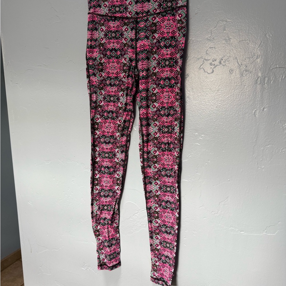 Victoria’s Secret VSX Sport Tribal Print Stirrup Leggings - Size M